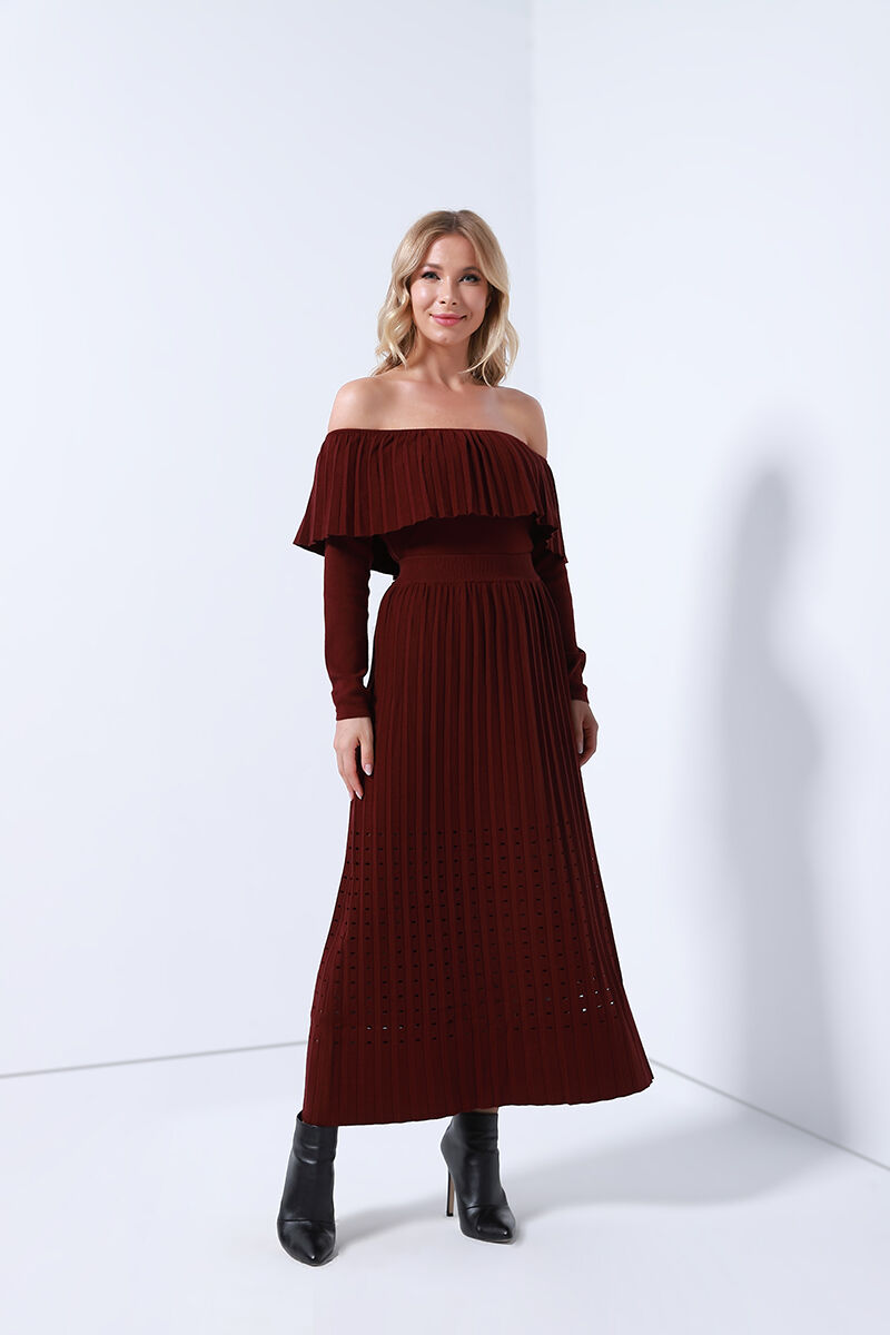 Pleated off-shoulder pullover