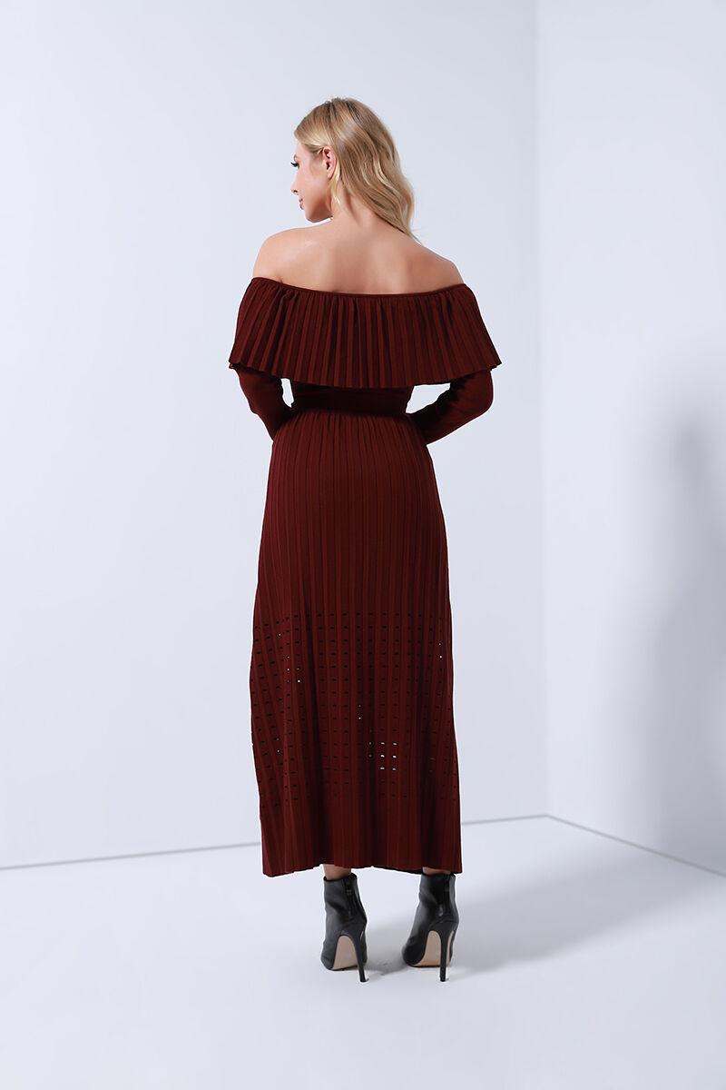 Pleated off-shoulder pullover