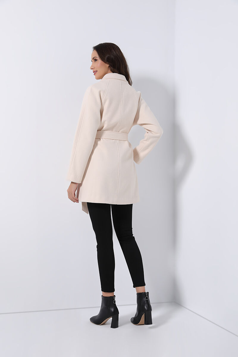 collared neckline coat