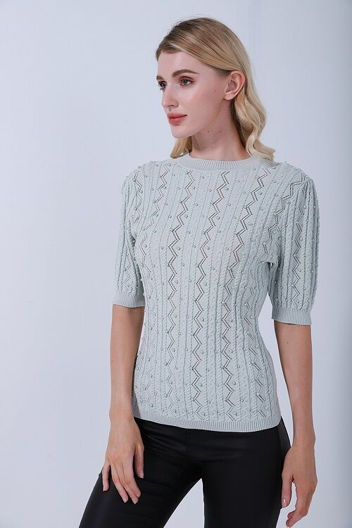 Zigzag patterned knit top