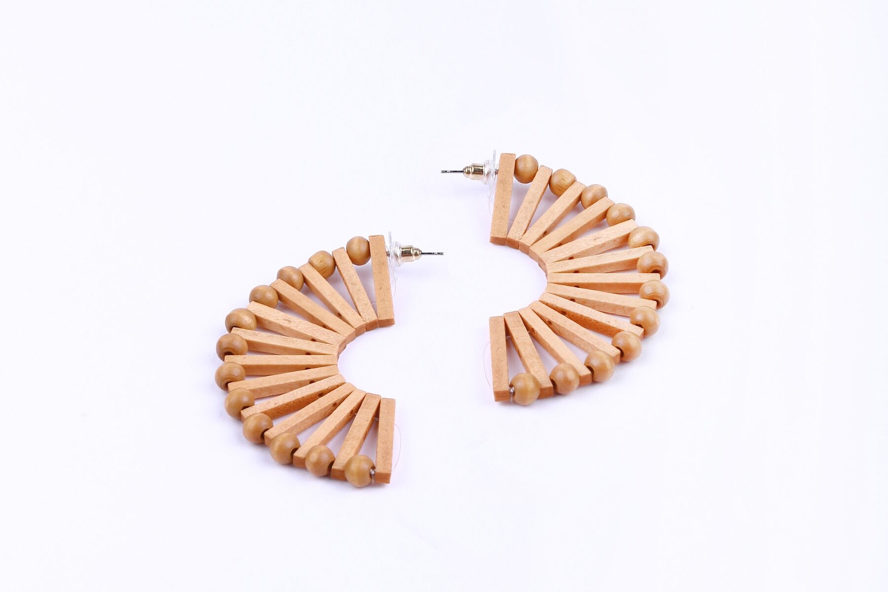 Wooden round earrings.