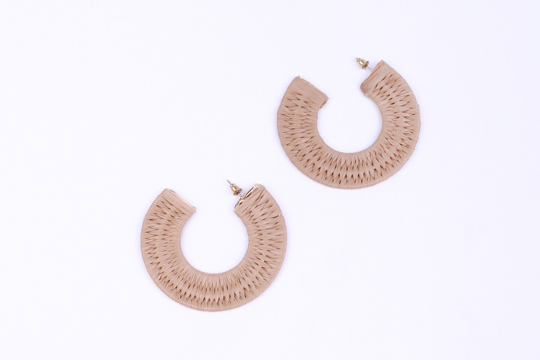 Woven straw earrings