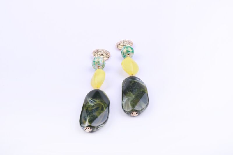 Dropped stones earrings