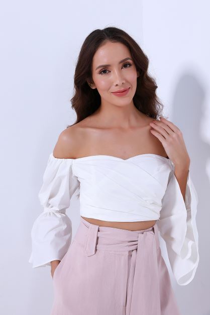 cropped sweetheart neckline top